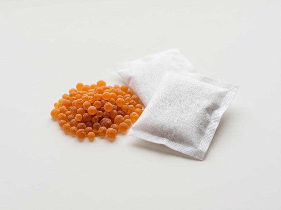 Sachets et bille de gel de silice indicateur